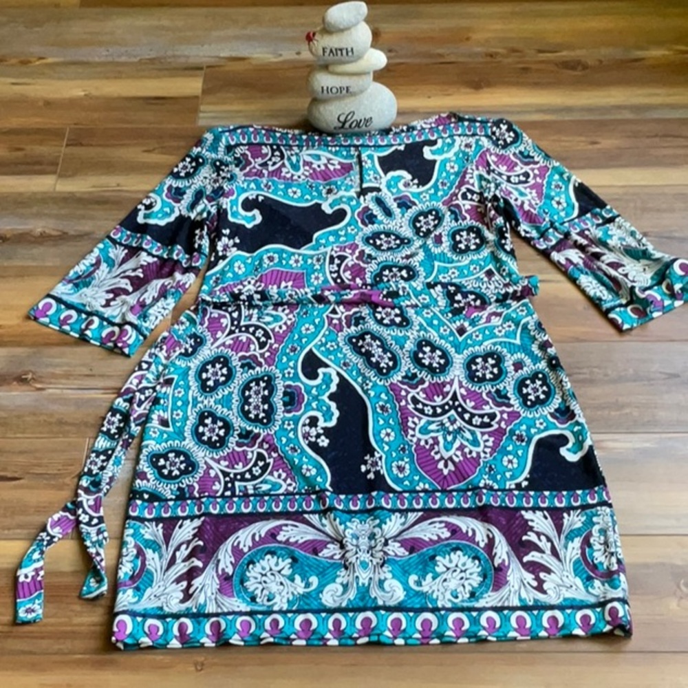 💖Donna Morgan colorful boat neck dress with 3/4 sleeves and fabric belt - Picture 3 of 3